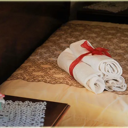 Il Palazzo Del Barone - Stanza Dei Maiorana Maison d'hôtes Pietrapertosa